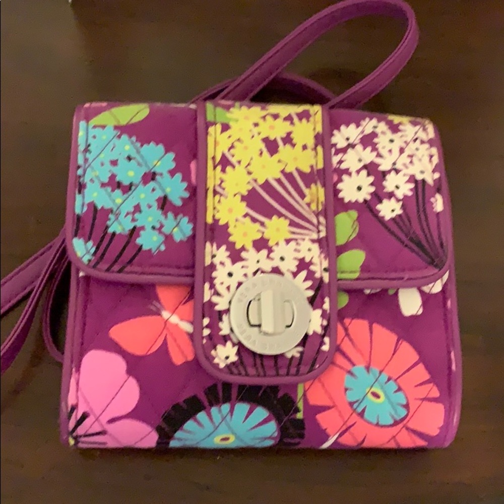 Never been used women’s Vera Bradley purse